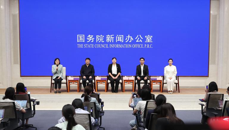 中国人民的好朋友为了友谊跨越山海