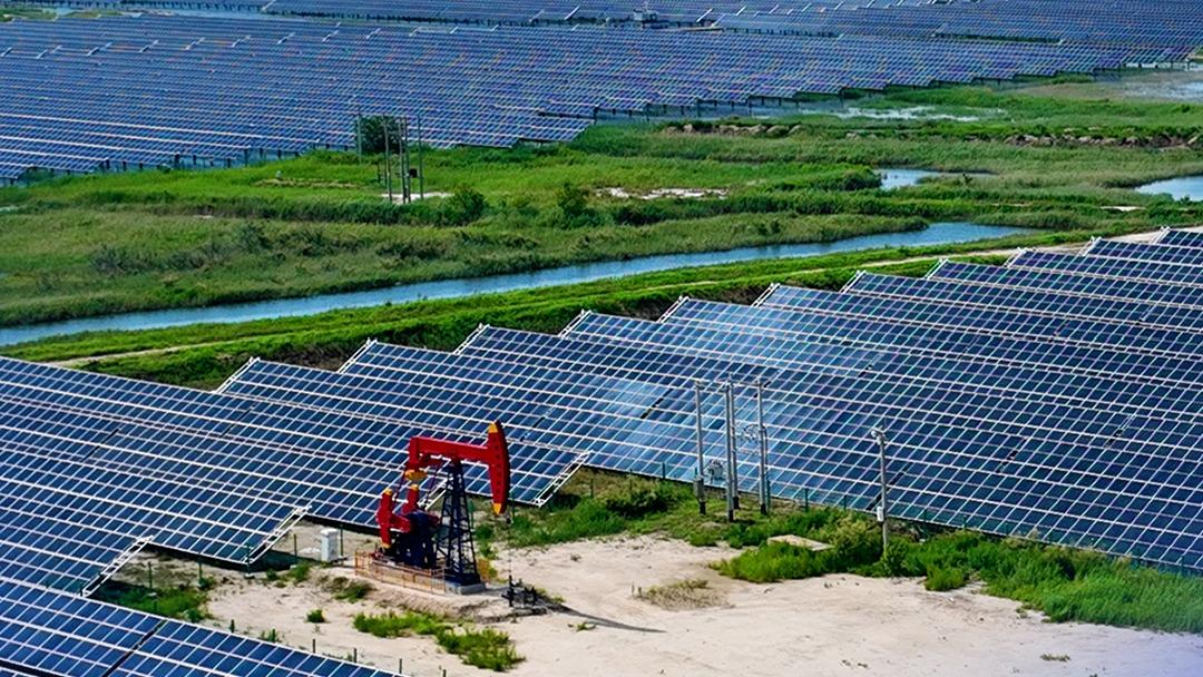 直播海报:国新办就“勇担历史使命 建设科技强国”举行中外记者见面会
