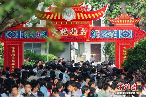俄罗斯研学团走进东宁校园沉浸式体验中国端午民俗