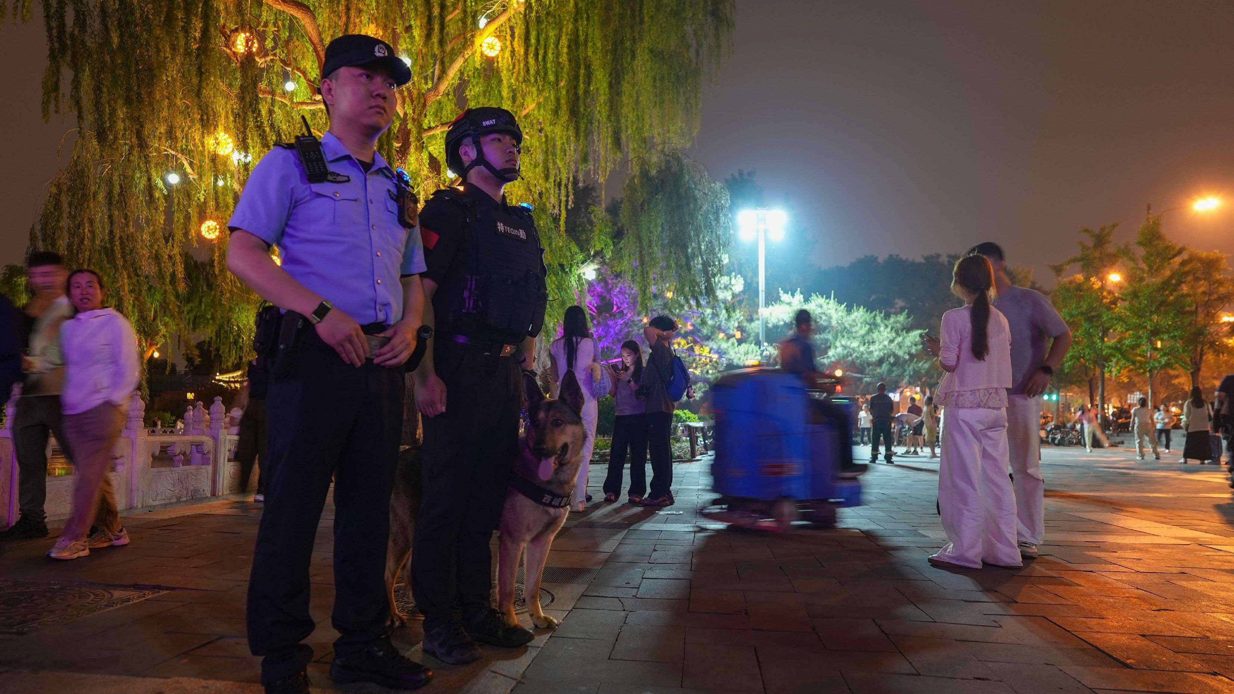 美军一直升机紧急迫降阿拉伯海 1名机组人员失踪